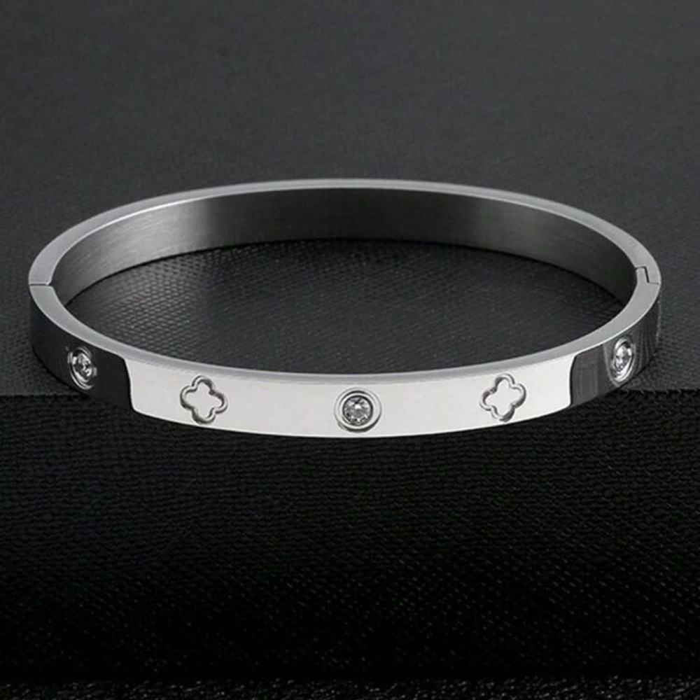 1pc Men’s 18K Silver Plated Oval Stainless Steel Bracelet with Cubic Zirconia - Picture 2 of 2
